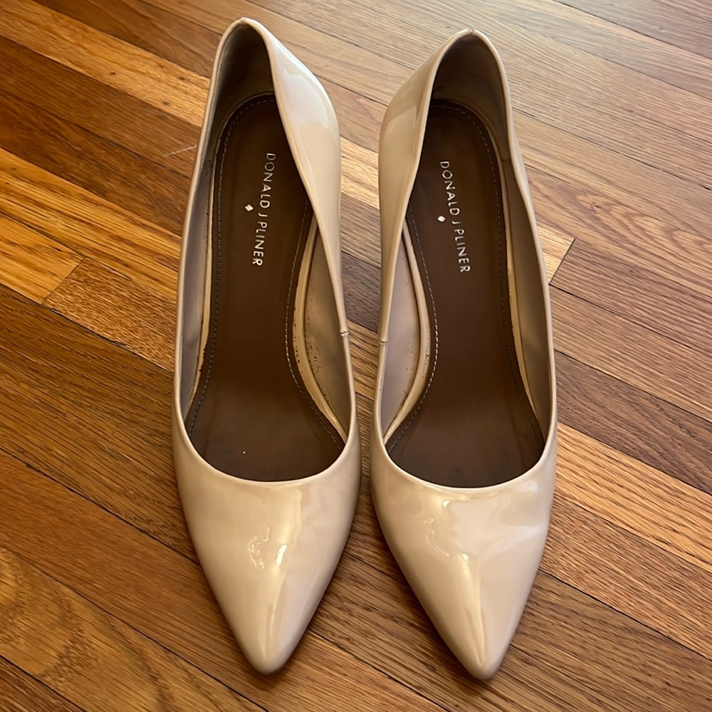 Donald J Pliner Nude Heels
